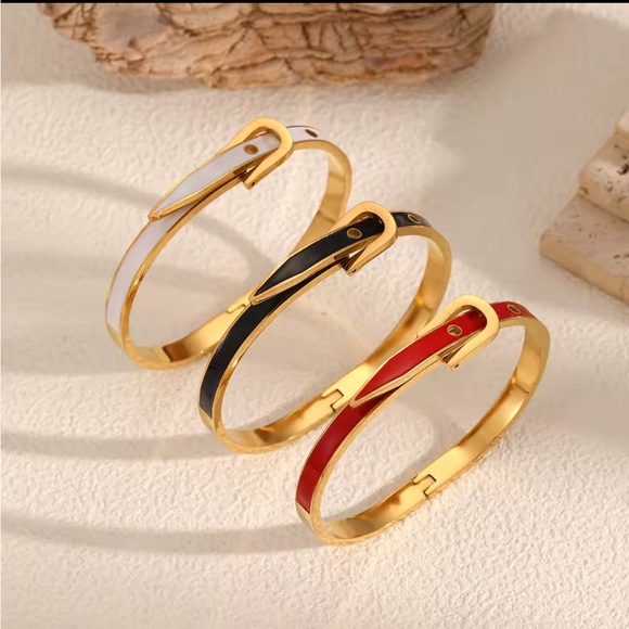 New 1pc Gold and Black, belt shape Bracelet. - Picture 2 of 2